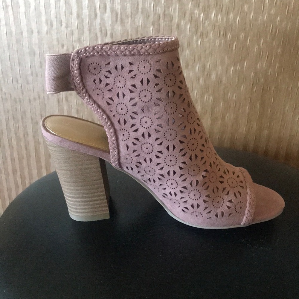 Lauren Conrad Size 6 Mauve Open Toe Ankle Shoes